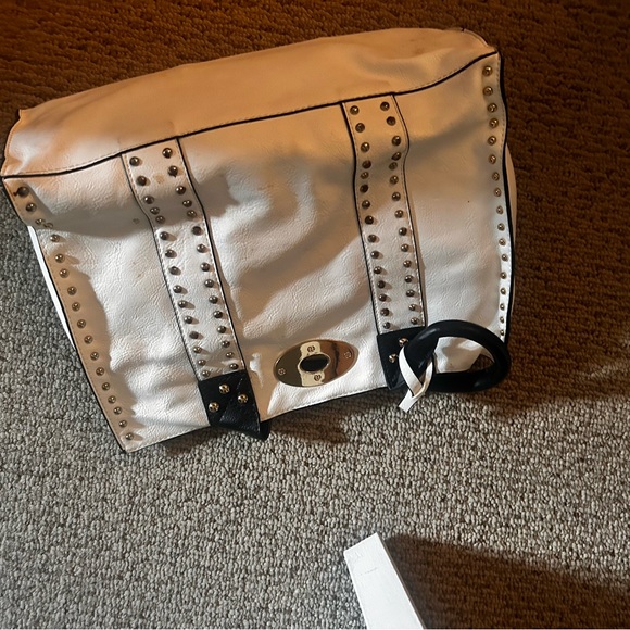 I am selling pocketbooks and doTERRA cases and oils!!! - Picture 12 of 16